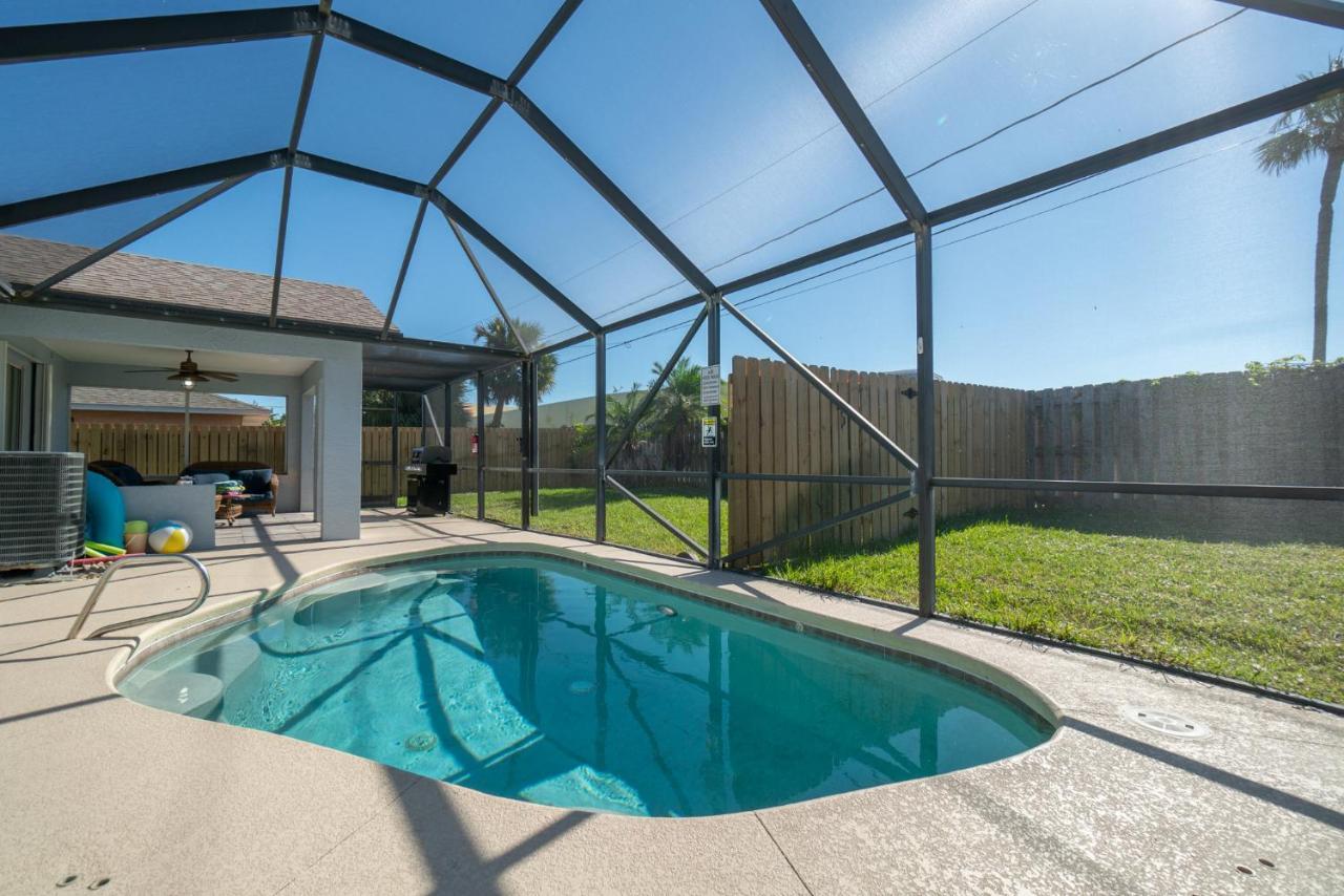 Serene Seaside Retreat - Dog Friendly - 2Br Townhouse With Shared Heated Pool Steps To Paradise Beach! Melbourne Ngoại thất bức ảnh